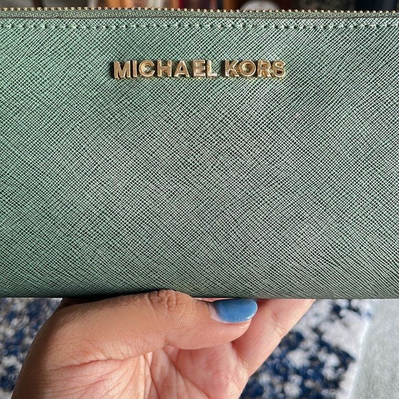 MICHAEL KORS Green Wallet - Picture 3 of 4